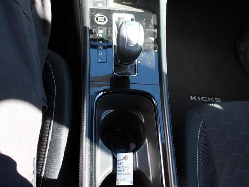 Used 2024 Nissan Kicks SV image 24