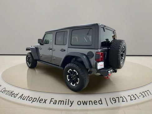 Used 2025 Jeep Wrangler Unlimited Rubicon AWD/4WD image 3