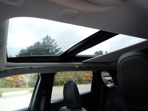 Certified 2022 Jeep Cherokee Latitude Lux w/ Sun & Sound Group image 26