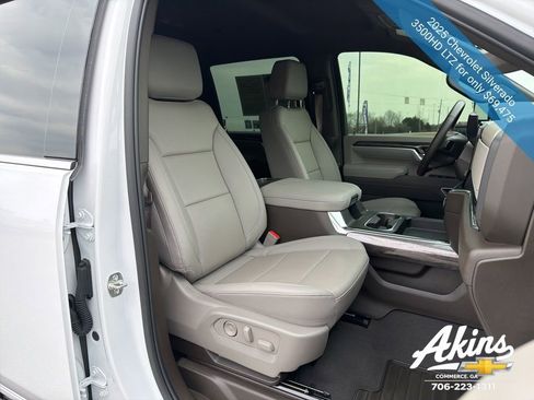 Used 2025 Chevrolet Silverado 3500 LTZ w/ LTZ Premium Package AWD/4WD image 23