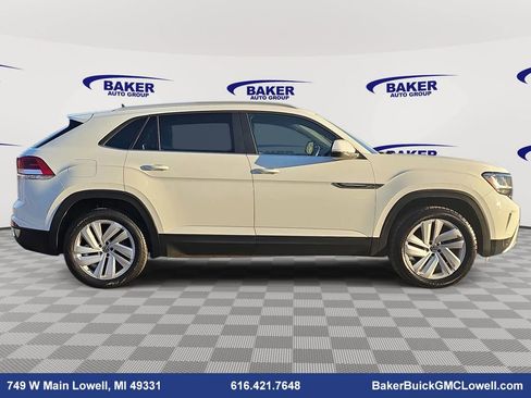 Used 2020 Volkswagen Atlas Cross Sport SE w/ Towing Package image 4