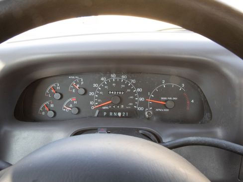 Used 2001 Ford F450 XL image 19