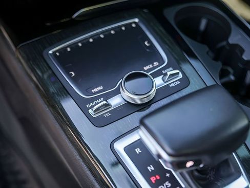 Used 2018 Audi Q7 3.0T Prestige w/ Prestige Package image 19