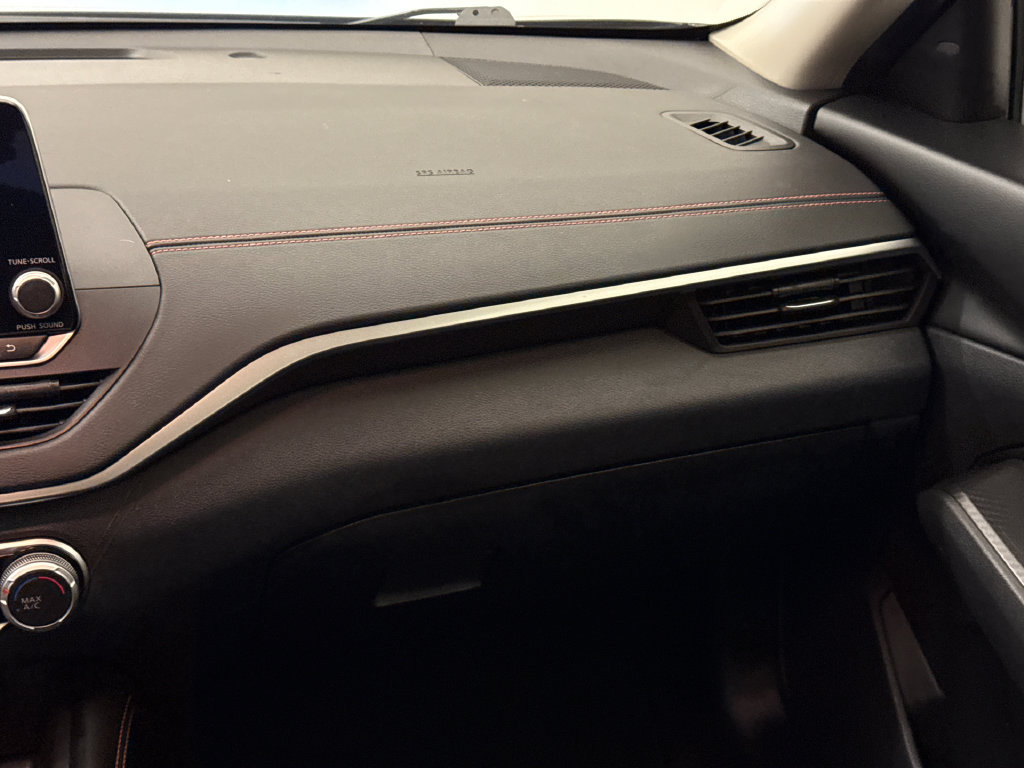 Used 2022 Nissan Altima 2.5 SR w/ Midnight Edition Package FWD image 16