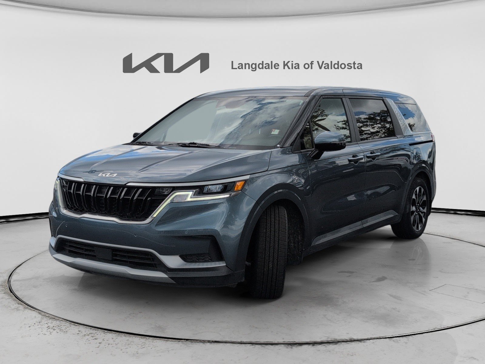 Used 2024 Kia Carnival EX FWD image 11