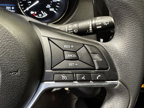Used 2020 Nissan Rogue S FWD image 9