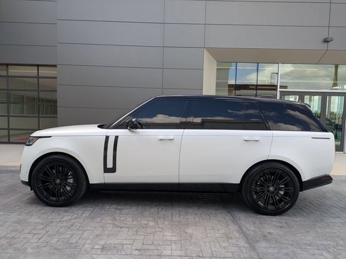 Certified 2025 Land Rover Range Rover Long Wheelbase SE AWD/4WD image 11