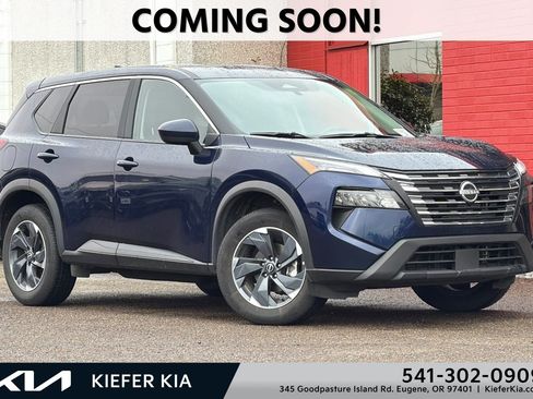 Used 2025 Nissan Rogue SV FWD image 1