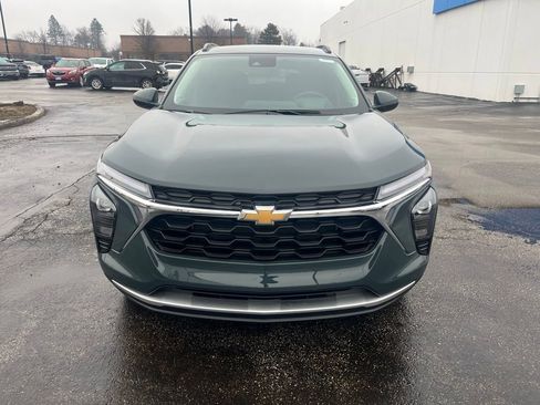 New 2026 Chevrolet Trax LT w/ LT Convenience Package image 2