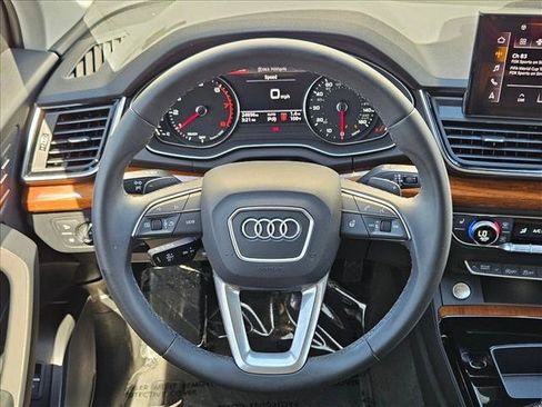 Used 2023 Audi Q5 2.0T Premium w/ Convenience Package AWD/4WD image 14