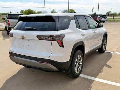 New 2026 Chevrolet Equinox LT w/ Convenience Package II FWD image 5