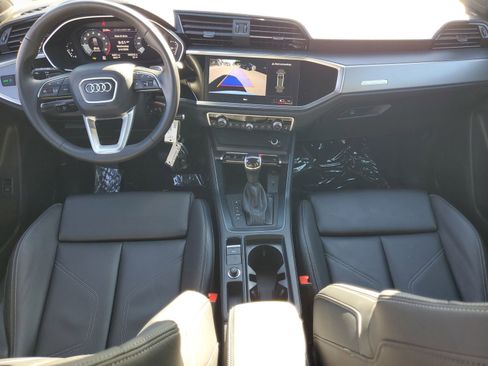 Used 2025 Audi Q3 2.0T Premium w/ Black Optic Sport Package image 10