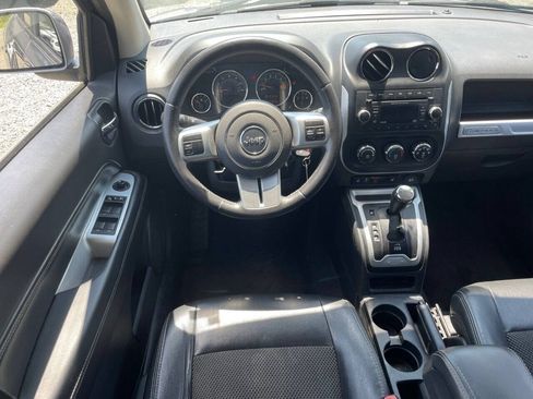 Used 2017 Jeep Compass Latitude AWD/4WD image 14