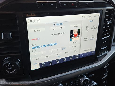 Used 2023 Ford F150 Lariat w/ Trailer Tow Package image 25