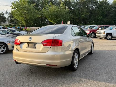 Used 2012 Volkswagen Jetta SE FWD image 5