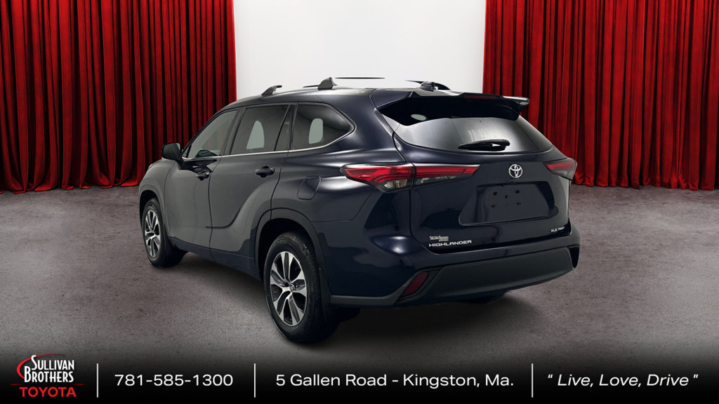 Used 2022 Toyota Highlander XLE AWD/4WD image 7