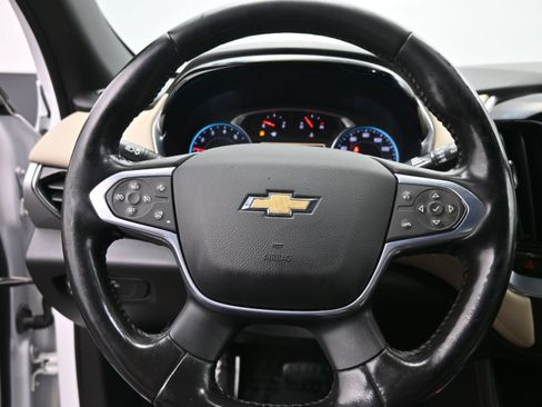 Used 2022 Chevrolet Traverse LT AWD/4WD image 19