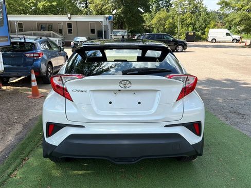 Used 2020 Toyota C-HR XLE FWD image 5