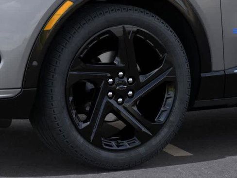 New 2025 Chevrolet Equinox EV RS image 9