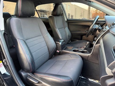 Used 2016 Toyota Camry SE image 33