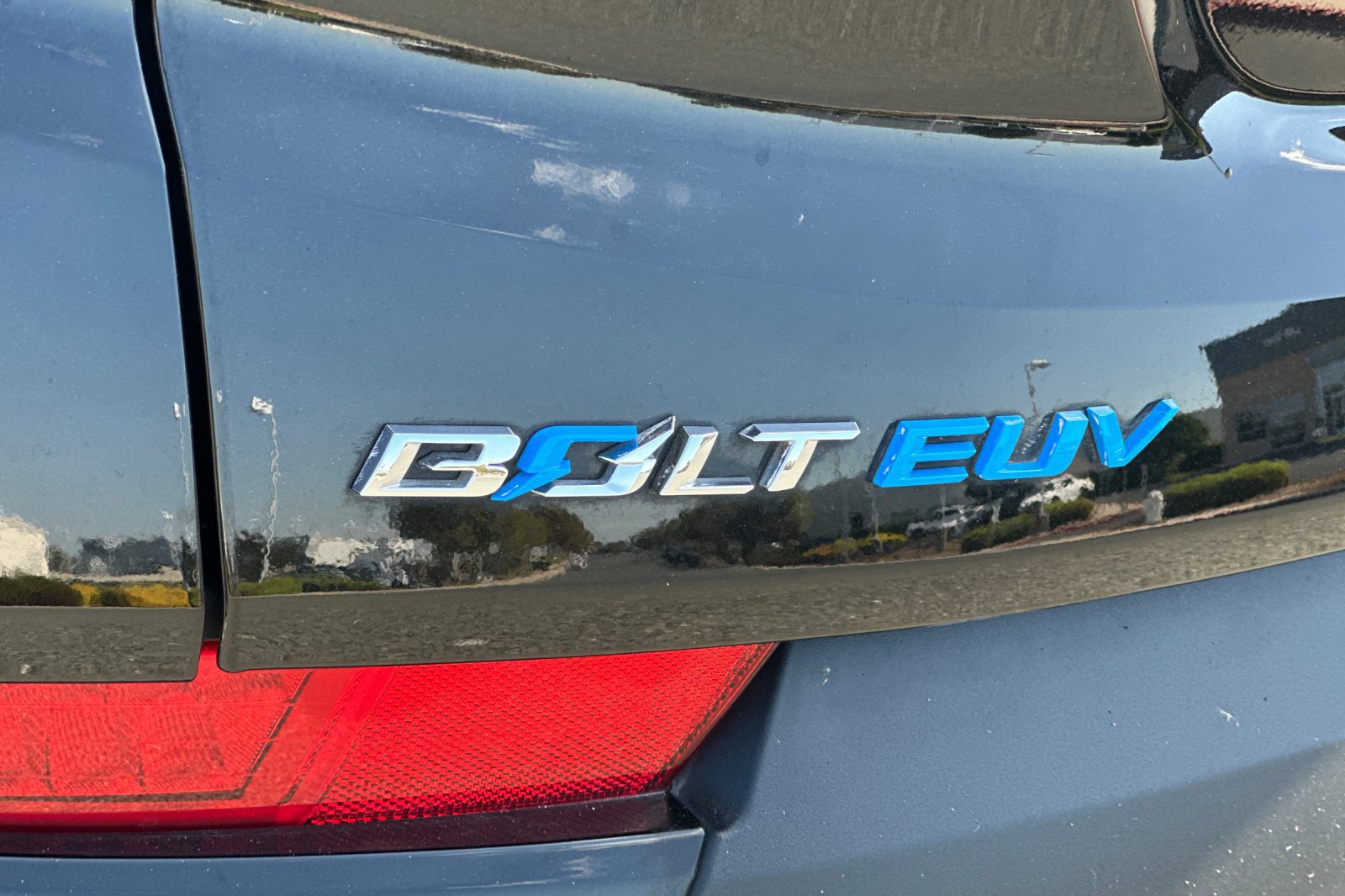Used 2022 Chevrolet Bolt EUV Premier w/ Sun & Sound Package FWD image 26