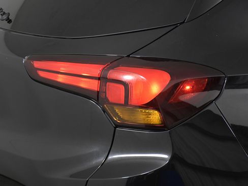 Used 2023 Buick Encore GX Preferred image 32