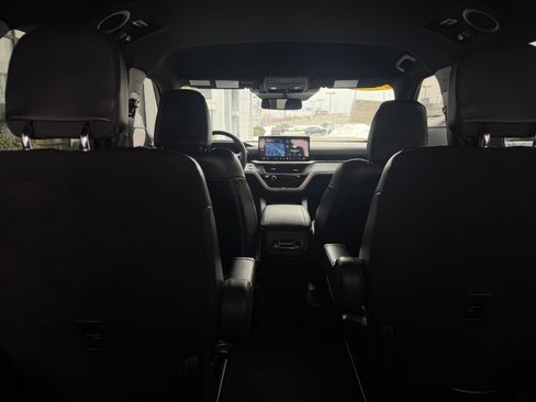 Used 2025 Ford Explorer ST image 13