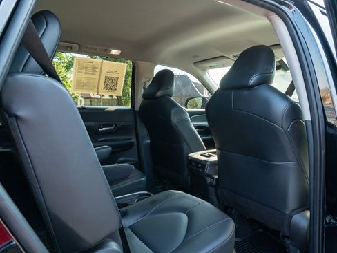 Used 2025 Toyota Grand Highlander AWD image 17