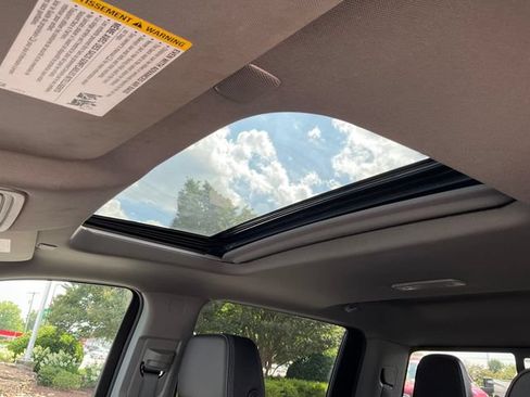 Certified 2025 GMC Sierra 1500 Denali AWD/4WD image 9