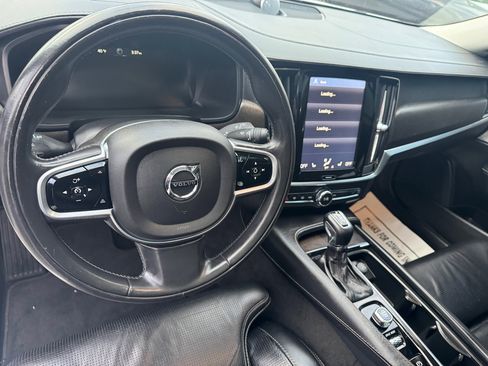 Used 2018 Volvo V90 T6 Cross Country w/ Convenience Package image 23