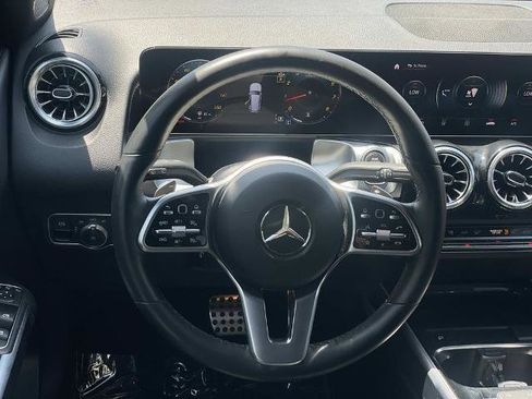 Used 2023 Mercedes-Benz GLB 250 image 11