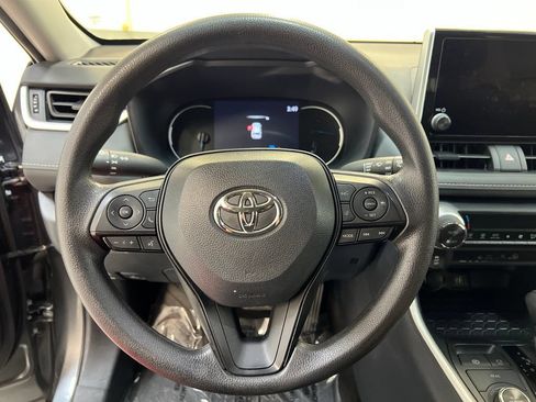 Used 2025 Toyota RAV4 LE AWD/4WD image 19
