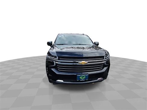 Used 2021 Chevrolet Suburban LT image 3