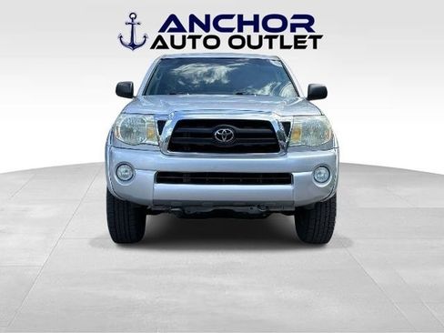 Used 2005 Toyota Tacoma PreRunner RWD image 2