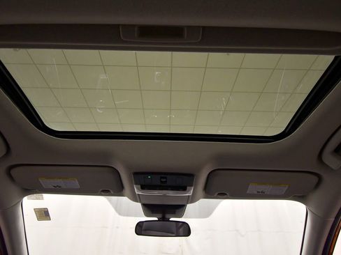 Used 2023 Nissan Sentra SR w/ SR Premium Package FWD image 16