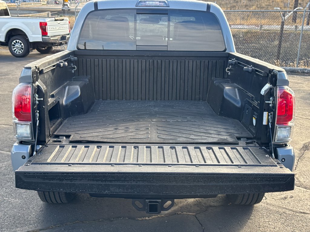 Used 2018 Toyota Tacoma Limited AWD/4WD image 18
