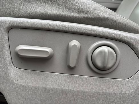 Used 2020 GMC Sierra 1500 SLT image 12