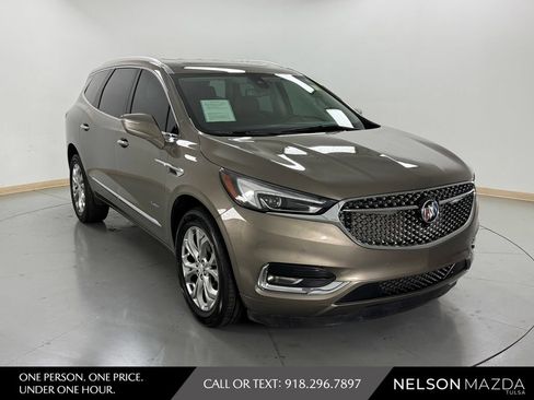 Used 2020 Buick Enclave Avenir w/ Avenir Technology Package FWD image 4