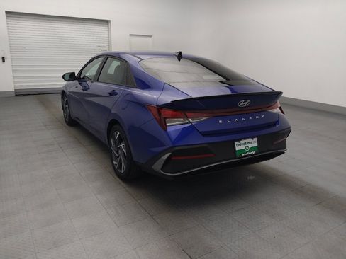 Used 2025 Hyundai Elantra Sport FWD image 5