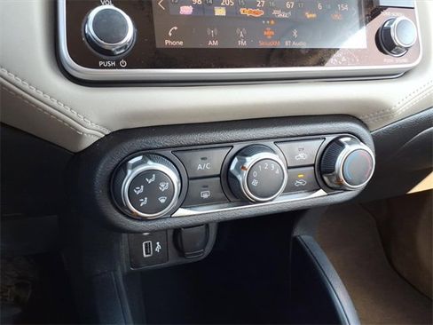 Used 2020 Nissan Versa SV image 23