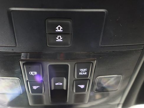 Used 2022 Volkswagen Tiguan SEL R-Line image 37