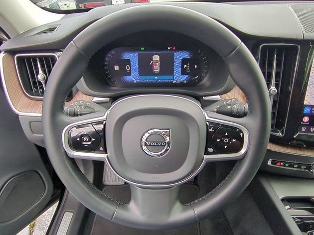 Certified 2023 Volvo XC60 B5 Ultimate w/ Protection Package Premier FWD image 17