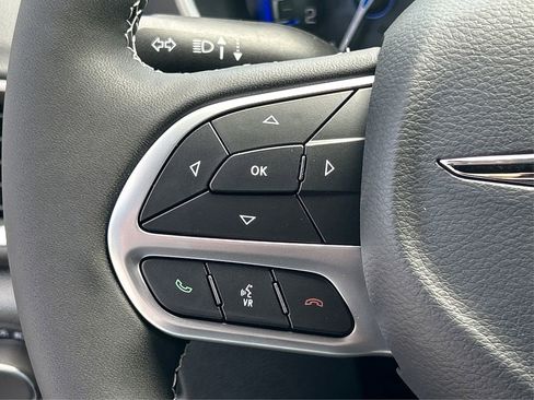 New 2025 Chrysler Voyager LX image 33