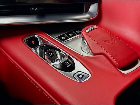 Used 2024 Chevrolet Corvette Stingray Premium Conv w/ Z51 Performance Package RWD image 17