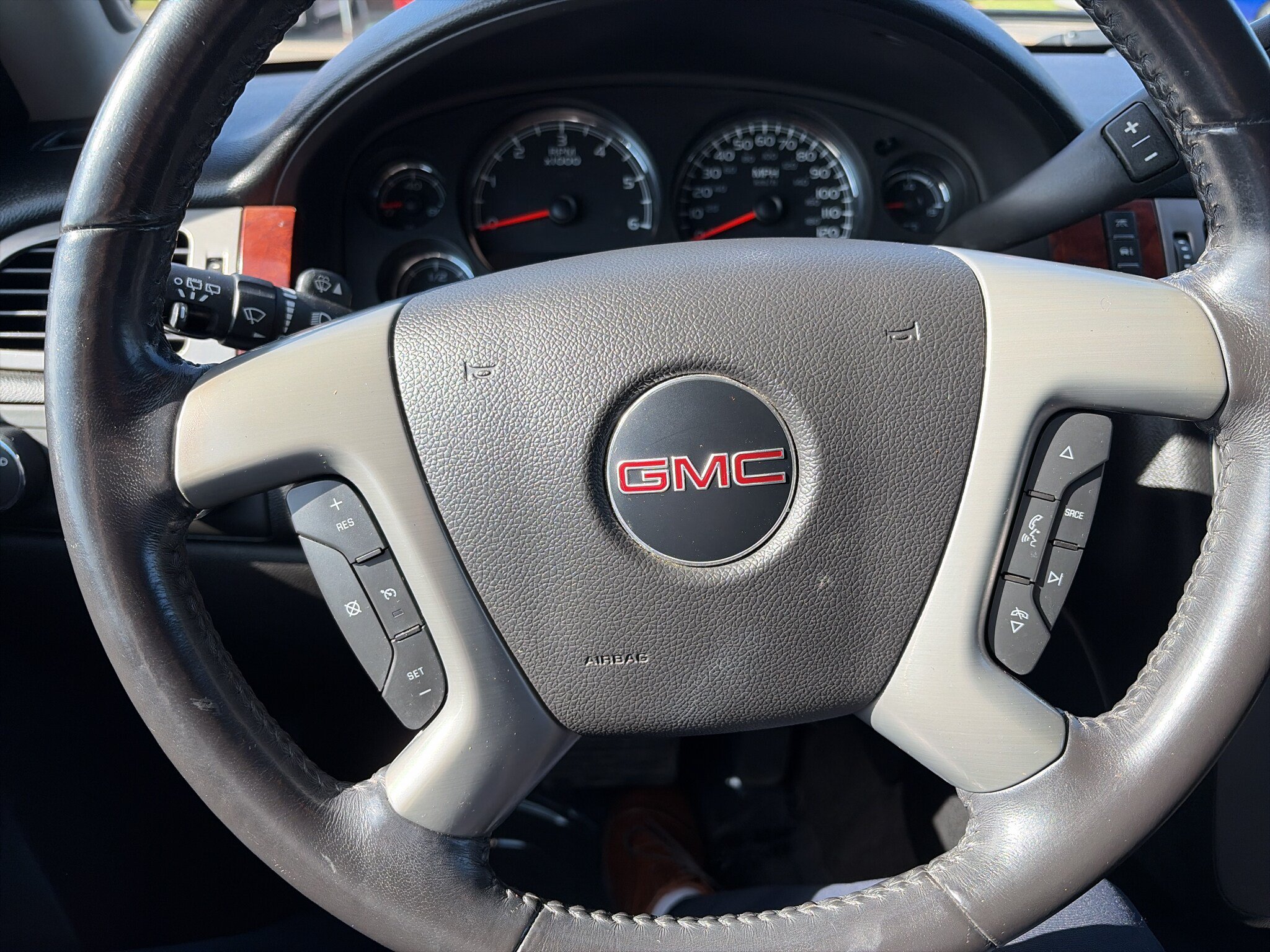 Used 2014 GMC Yukon SLT AWD/4WD image 12