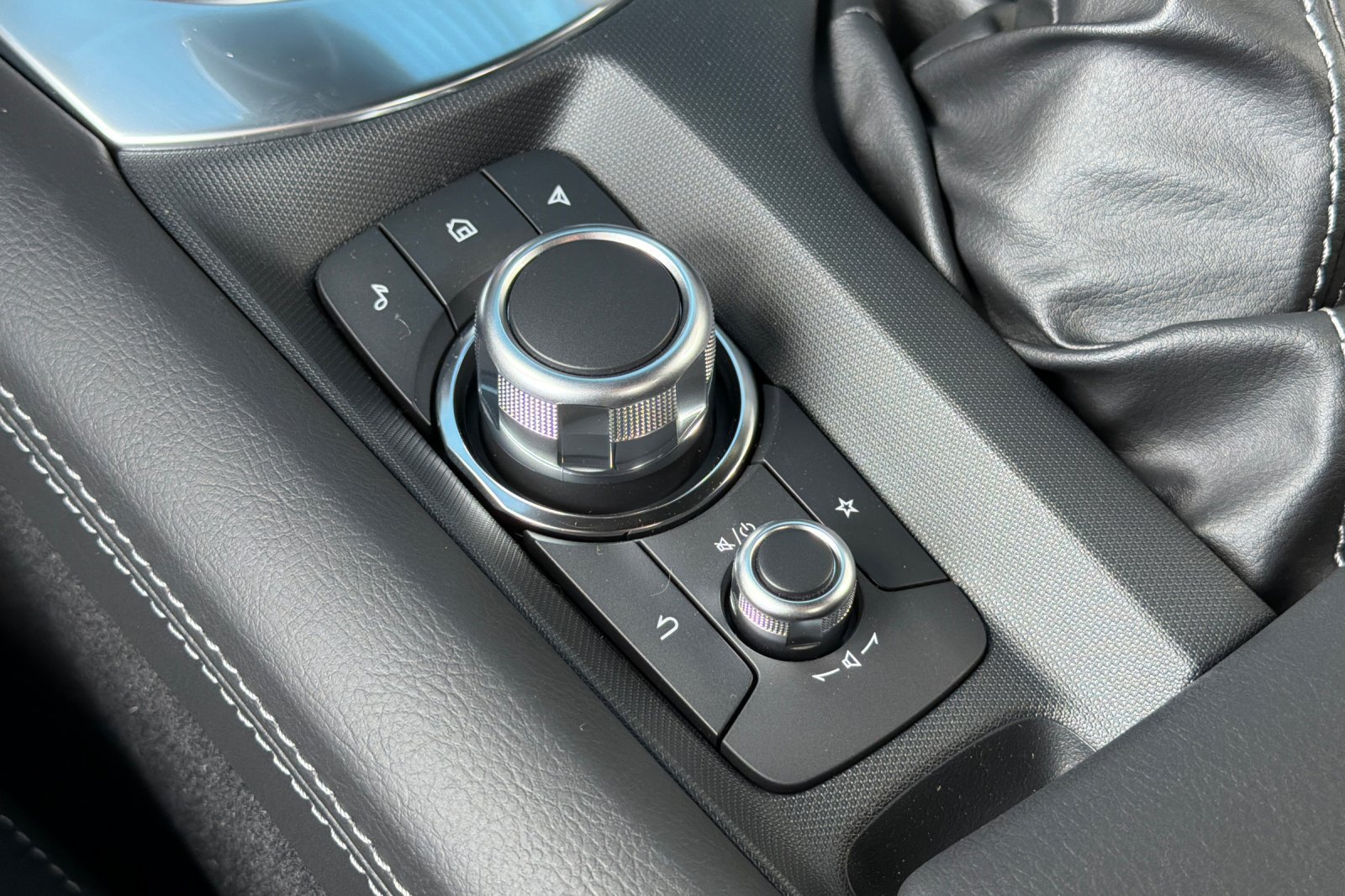 New 2026 MAZDA MX-5 Miata Club w/ Interior Package RWD image 32