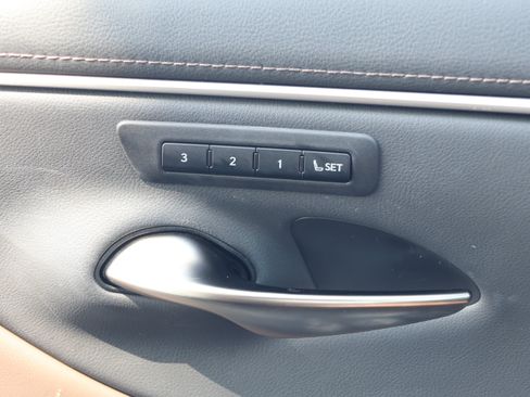 Used 2023 Lexus ES 350 w/ Premium Package FWD image 13