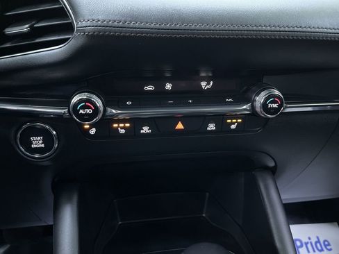 Used 2021 MAZDA MAZDA3 Hatchback w/Premium Plus Pkg image 24