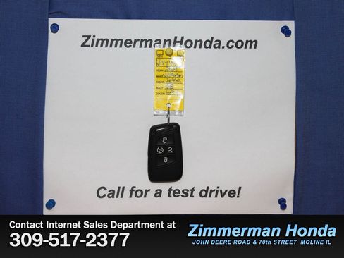 Used 2025 Volkswagen Jetta SE w/ Sunroof Package image 26