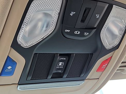 Used 2020 RAM 1500 Big Horn AWD/4WD image 25